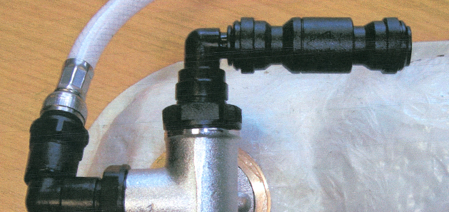Push-Fit Plumbing & Heating tee joint